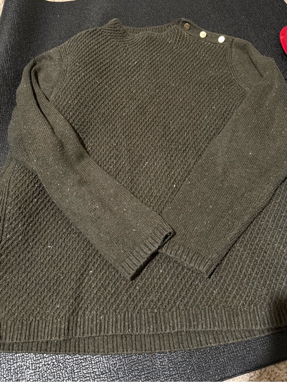 Talbots ladies XL Olive Green Knit mockneck Sweater with Shoulder Buttons